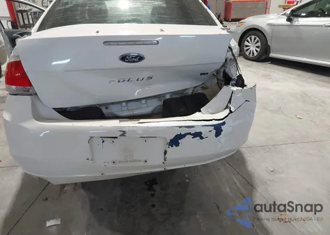 2010 Ford Focus Se z USA, uszkodzony, nr VIN 1FAHP3FN3AW190237